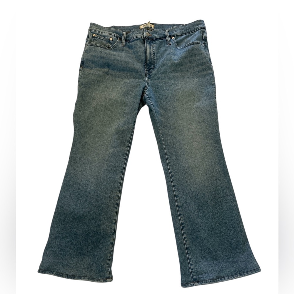 Madewell Sz 32 Mid Rise Kick out jean